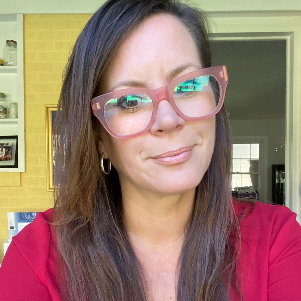 Meet your Posher, Suzanne
